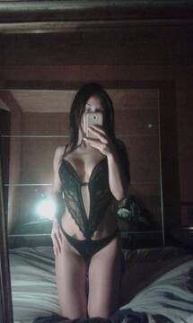 Public Photo of Violet_slave